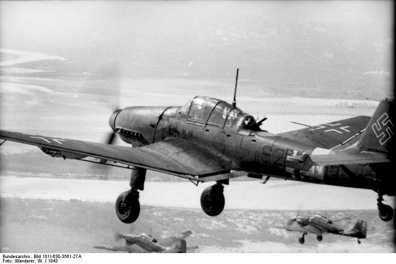 容克斯Ju 87 D4斯图卡俯冲轰炸机.jpg