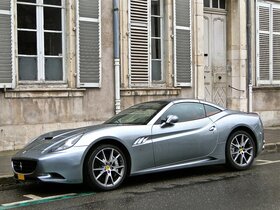 Ferrari California Wikipedia.jpg