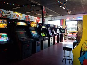 Retrovolt Arcade 2017 - Arcade Machines 1.jpg