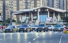 四辆新能源车（改版）.jpg