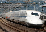 Shinkansen N700 z15.jpg