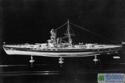 Model of battleship Kaga port view.jpg